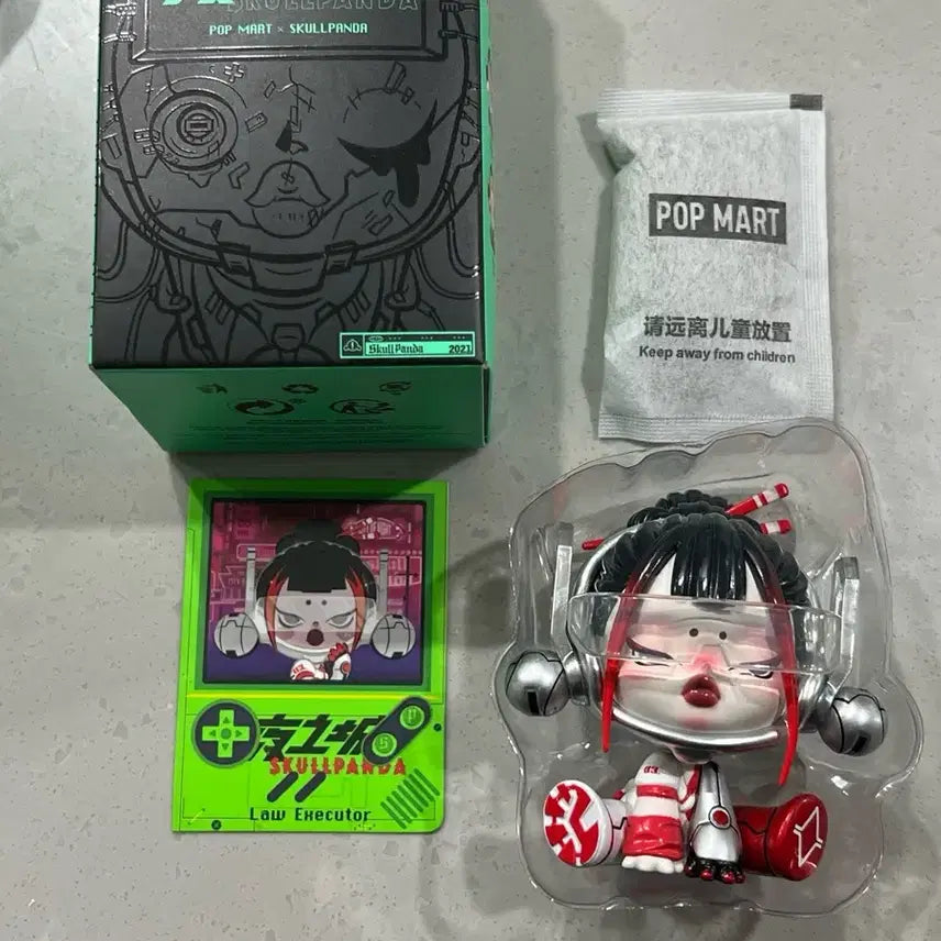 [BUNJANG] Pop Mart Skullpanda City of Night Executor Figure / 팝마트 스컬판다 시티오브나이트 집행인 판매합니다.