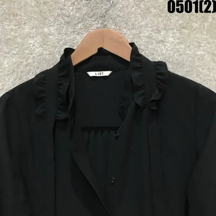 [BUNJANG] LIST Black Frill Detail Blouse - Size S / LIST 블랙 프릴 장식 블라우스 s