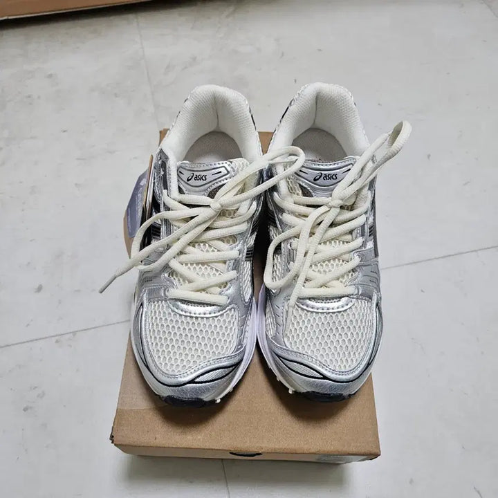 [BUNJANG] ASICS Gel-Kayano 14 Cream Black Sneakers (250) / 젤카야노14 크림블랙 250