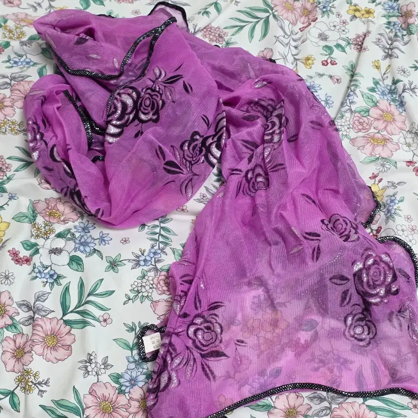 [BUNJANG] Anna Sui-Inspired Black x Purple Rose Glitter Chiffon Scarf / 일본빈티지)블랙x퍼플 로즈 안나수이깔 글리터 쉬폰 스카프목도리