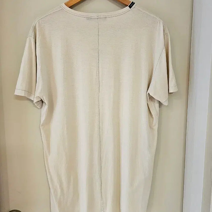 [BUNJANG] Dolce &amp; Gabbana V-Neck Plain Logo Short Sleeve T-Shirt Cream Size 50 / 돌체앤가바나 브이넥 무지 로고 반팔 티셔츠 크림50