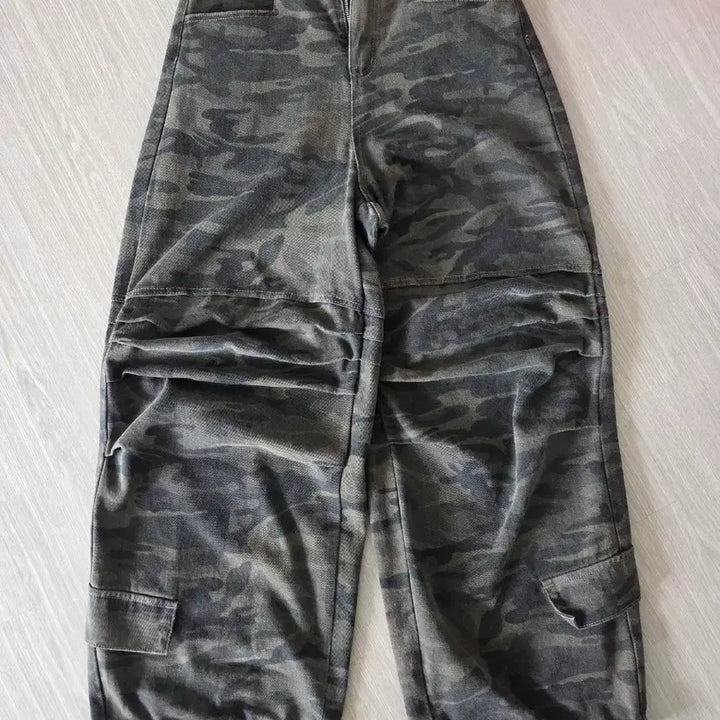 [BUNJANG] In Tempo Mood Camo Wide Parachute Pants M / 인템포무드 카모 와이드 패러슈트 팬츠 M 사이즈