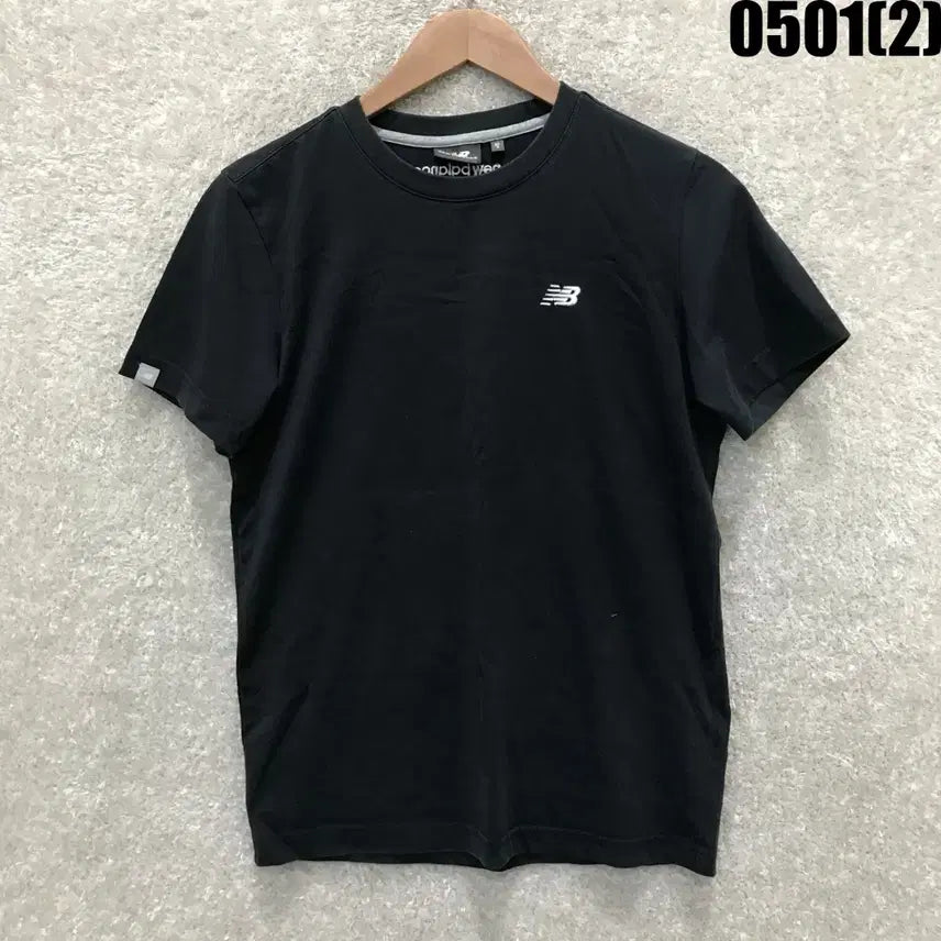 [BUNJANG] New Balance Black Short Sleeve T-Shirt Size S / 뉴발란스 블랙 반팔 티셔츠 s