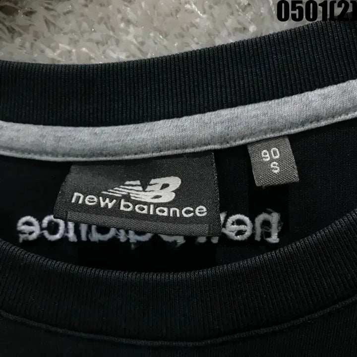 [BUNJANG] New Balance Black Short Sleeve T-Shirt Size S / 뉴발란스 블랙 반팔 티셔츠 s