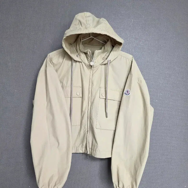 [BUNJANG] Moncler Cropped Hooded Windbreaker Jacket / 몽클레어 후드 크롭 바람막이 자켓