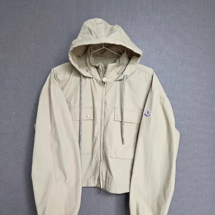 [BUNJANG] Moncler Cropped Hooded Windbreaker Jacket / 몽클레어 후드 크롭 바람막이 자켓