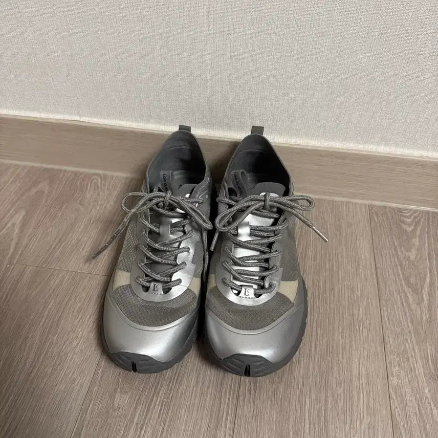 [BUNJANG] LOW CLASSIC Vibram Sneakers Silver 235 / 로우클래식 T-1 Lc 비브람 스니커즈 실버 235