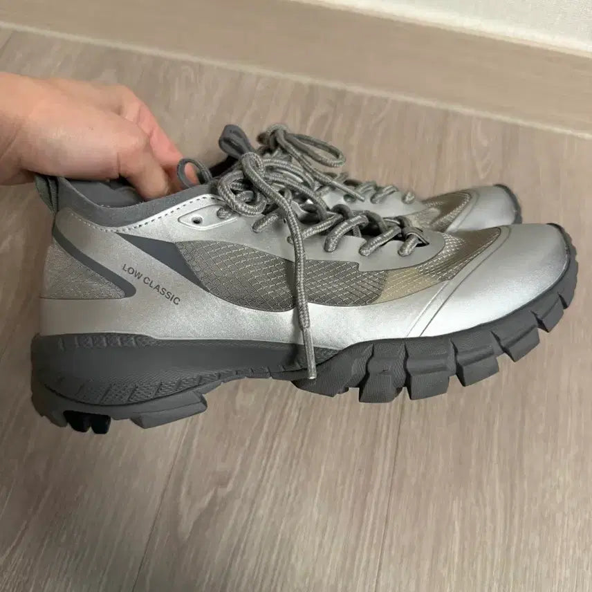 [BUNJANG] LOW CLASSIC Vibram Sneakers Silver 235 / 로우클래식 T-1 Lc 비브람 스니커즈 실버 235