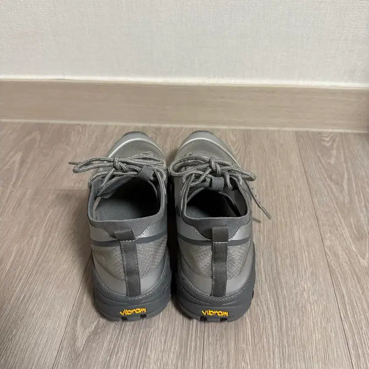 [BUNJANG] LOW CLASSIC Vibram Sneakers Silver 235 / 로우클래식 T-1 Lc 비브람 스니커즈 실버 235
