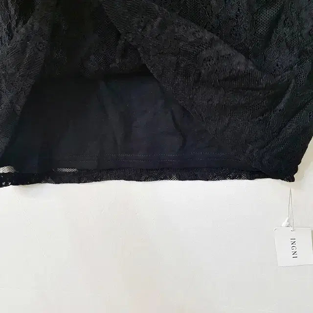 [BUNJANG] INGNI Lace Sleeveless Blouse - Black / [새상품] INGNI 레이스 민소매 블라우스 블랙