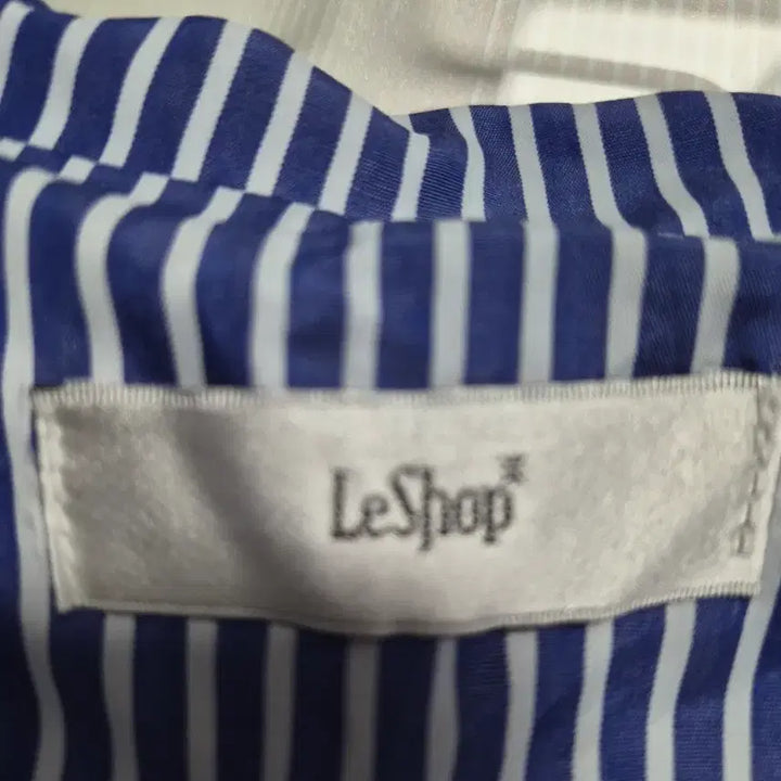 [SOLD OUT] LeShop 스트라이프 퍼프 반팔 블라우스