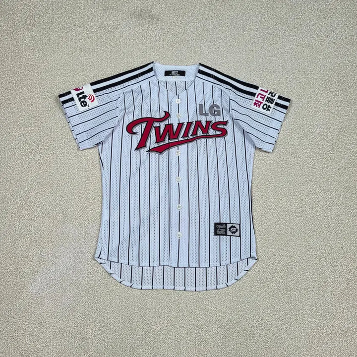 [BUNJANG] LG Twins Lee Dong-hyun Number 18 Home Stripe Uniform (Size 85) / [LG 트윈스] 홈 스트라이프 이동현 마킹 유니폼 | S00156