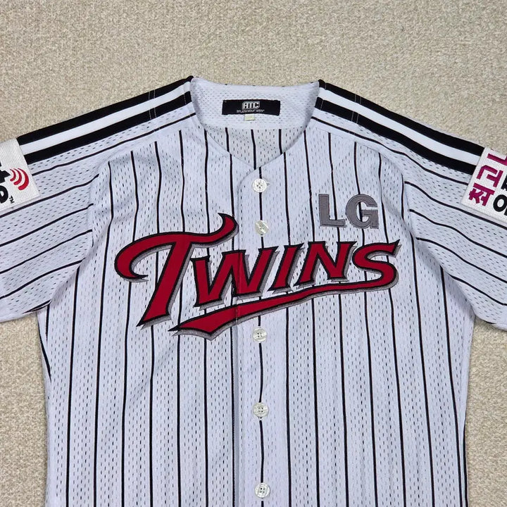 [BUNJANG] LG Twins Lee Dong-hyun Number 18 Home Stripe Uniform (Size 85) / [LG 트윈스] 홈 스트라이프 이동현 마킹 유니폼 | S00156