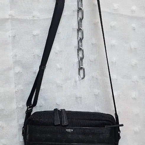 [BUNJANG] Hazzys Black Crossbody Bag / 헤지스 블랙 크로스백