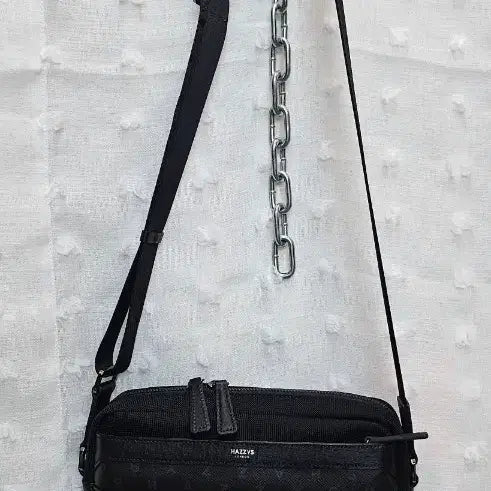 [BUNJANG] Hazzys Black Crossbody Bag / 헤지스 블랙 크로스백