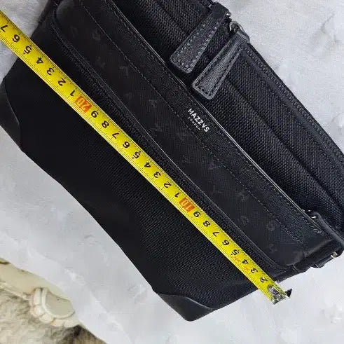 [BUNJANG] Hazzys Black Crossbody Bag / 헤지스 블랙 크로스백