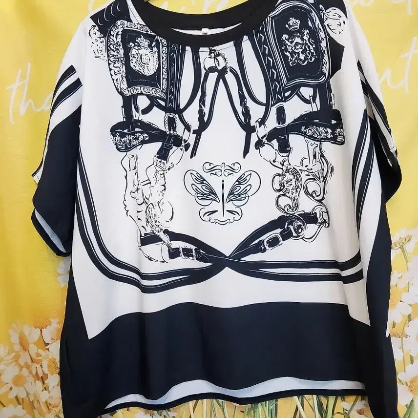 [BUNJANG] Scarf Print Short Sleeve Blouse (Black/White) / 블랙/화이트 스카프 프린팅 반팔 블라우스F