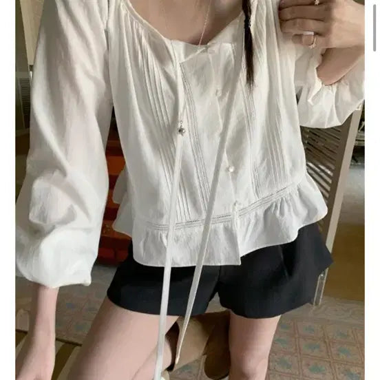 [BUNJANG] Melounge Shirring Blouse / 멜라운지 셔링 블라우스