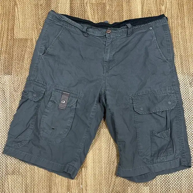 [BUNJANG] Charcoal Grey Cargo Bermuda Shorts / 카고 버뮤다 반바지 차콜그레이