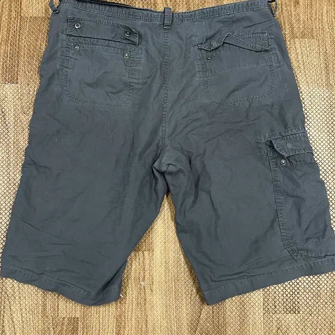 [BUNJANG] Charcoal Grey Cargo Bermuda Shorts / 카고 버뮤다 반바지 차콜그레이