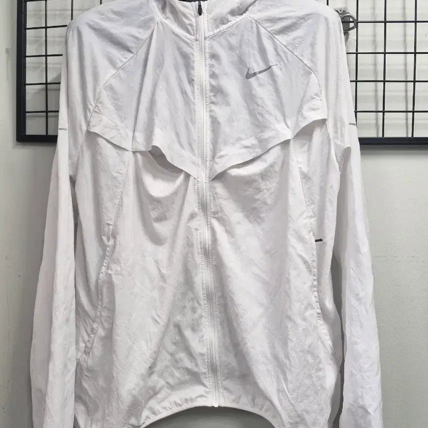 [BUNJANG] Nike Stride Repel Running Windbreaker Jacket XL / 105XL 나이키 스트라이드 리펠 러닝 바람막이 자켓.