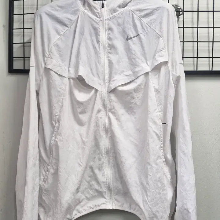 [BUNJANG] Nike Stride Repel Running Windbreaker Jacket XL / 105XL 나이키 스트라이드 리펠 러닝 바람막이 자켓.