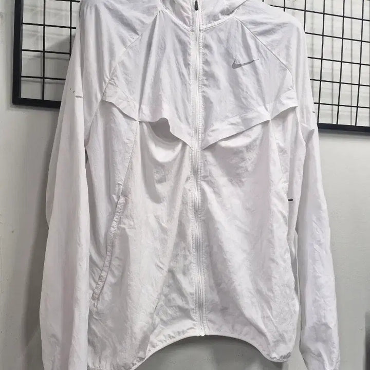 [BUNJANG] Nike Stride Repel Running Windbreaker Jacket XL / 105XL 나이키 스트라이드 리펠 러닝 바람막이 자켓.