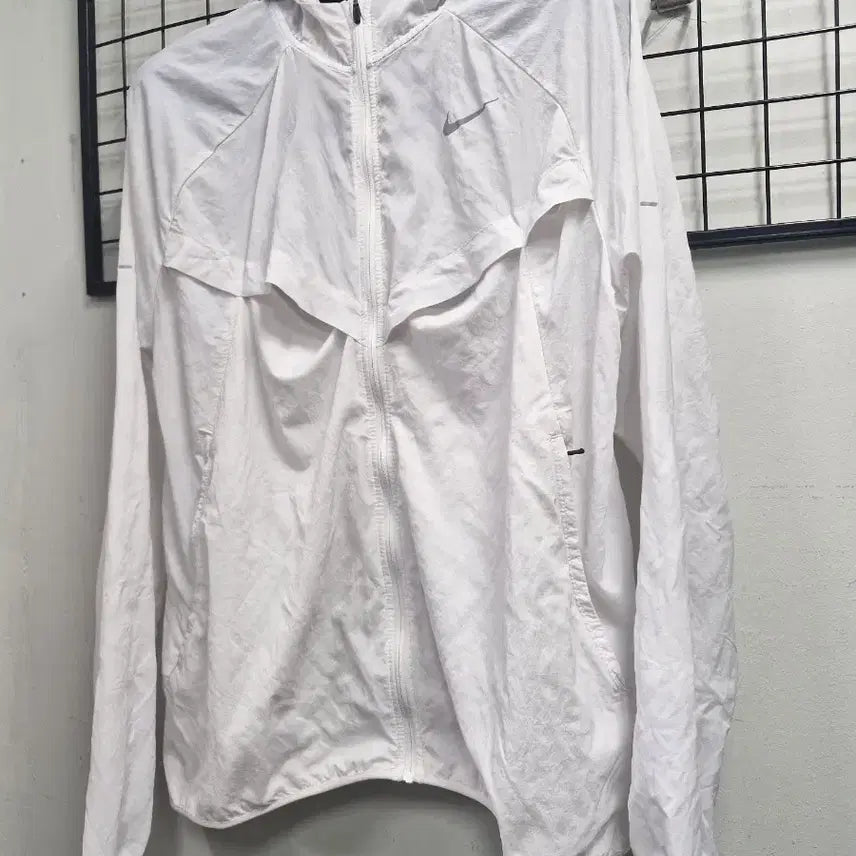 [BUNJANG] Nike Stride Repel Running Windbreaker Jacket XL / 105XL 나이키 스트라이드 리펠 러닝 바람막이 자켓.