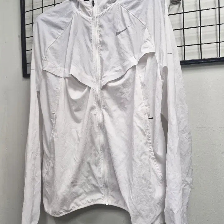 [BUNJANG] Nike Stride Repel Running Windbreaker Jacket XL / 105XL 나이키 스트라이드 리펠 러닝 바람막이 자켓.