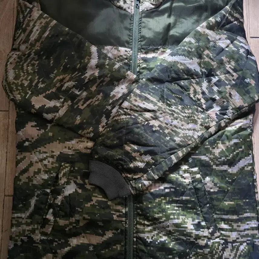 [BUNJANG] Marine Corps Issue Padded Jacket (Kkulkkali) - Size 95 / 해병대 보급 깔깔이 95-168~ 95-173사이즈 구매 희망합니다