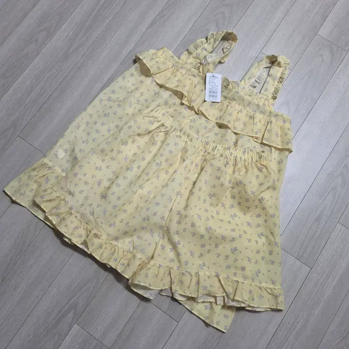 [BUNJANG] DAZIO Frill Floral Pajama Set / DAZIO 프릴 꽃무늬 잠옷 세트