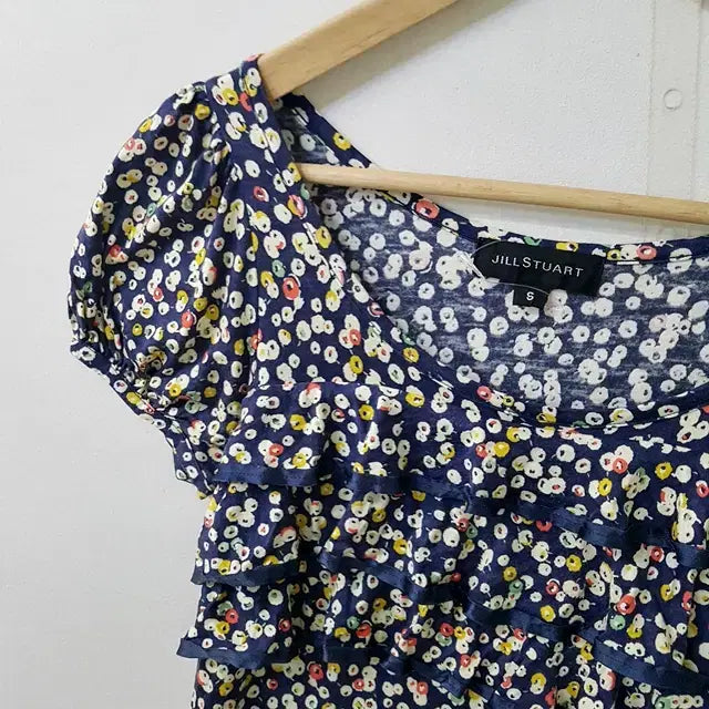 [BUNJANG] Jill Stuart Frill Blouse / JILL STUART 질스튜어트 프릴 블라우스