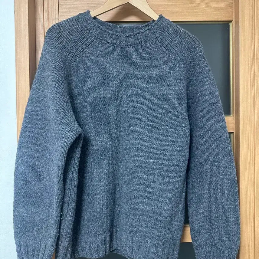 [BUNJANG] Lundy Moss Shaggy Dog Round Knit L Charcoal / 런디 모스 쉐기독 라운드 니트 L