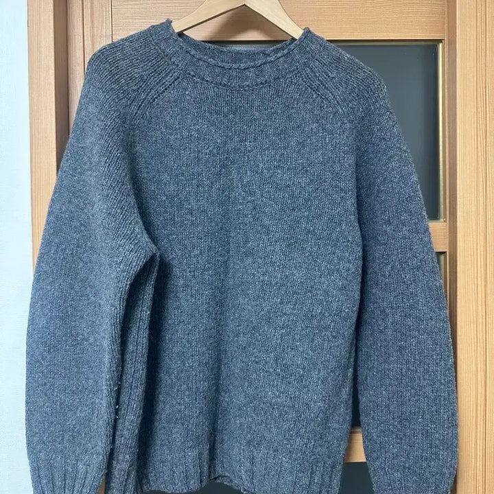 [BUNJANG] Lundy Moss Shaggy Dog Round Knit L Charcoal / 런디 모스 쉐기독 라운드 니트 L