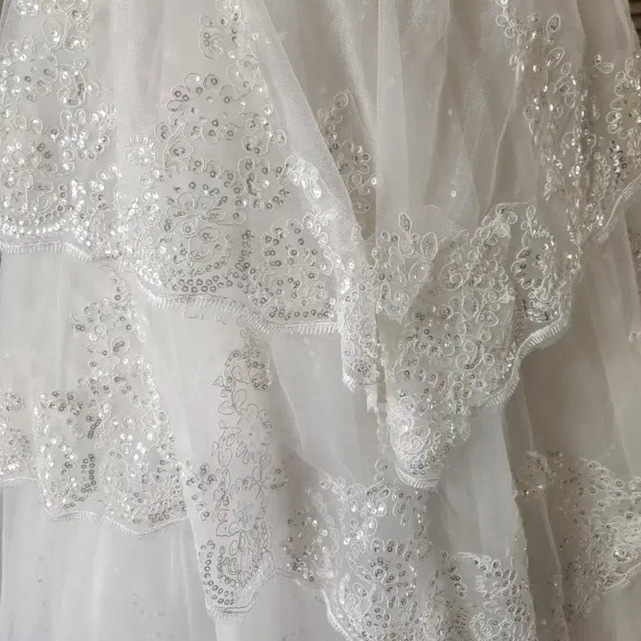 [BUNJANG] Wedding Dress for Self-Wedding or Graduation Photoshoot / 판매)웨딩 드레스 졸업사진드레스 셀프웨딩