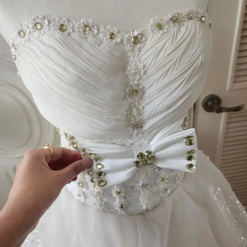 [BUNJANG] Wedding Dress for Self-Wedding or Graduation Photoshoot / 판매)웨딩 드레스 졸업사진드레스 셀프웨딩