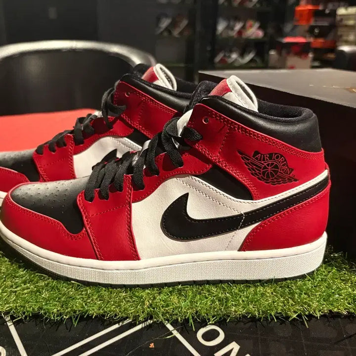 [BUNJANG] Nike Air Jordan 1 Mid (Size 270) Sneakers / [새상품/270] 나이키 조던1 미드