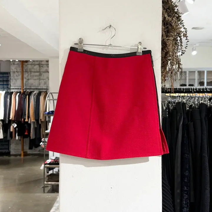 [BUNJANG] Louis Vuitton Red Wool Leather Band Mini Skirt / 루이비통 레드 울 레더 밴드 미니 스커트