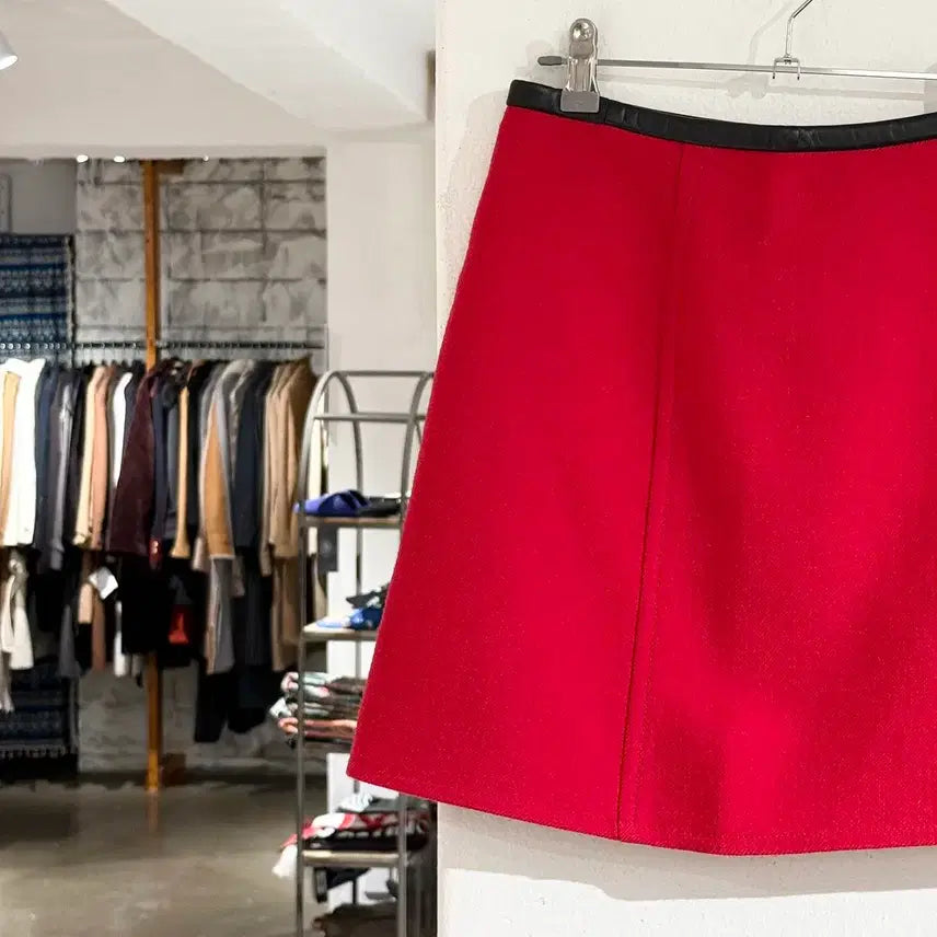 [BUNJANG] Louis Vuitton Red Wool Leather Band Mini Skirt / 루이비통 레드 울 레더 밴드 미니 스커트