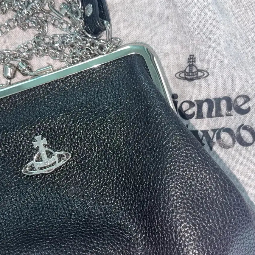 [BUNJANG] Vivienne Westwood Granny Frame Purse Bag Black Silver / 비비안웨스트우드 그래니 프레임 펄스백 가방 블랙 은장