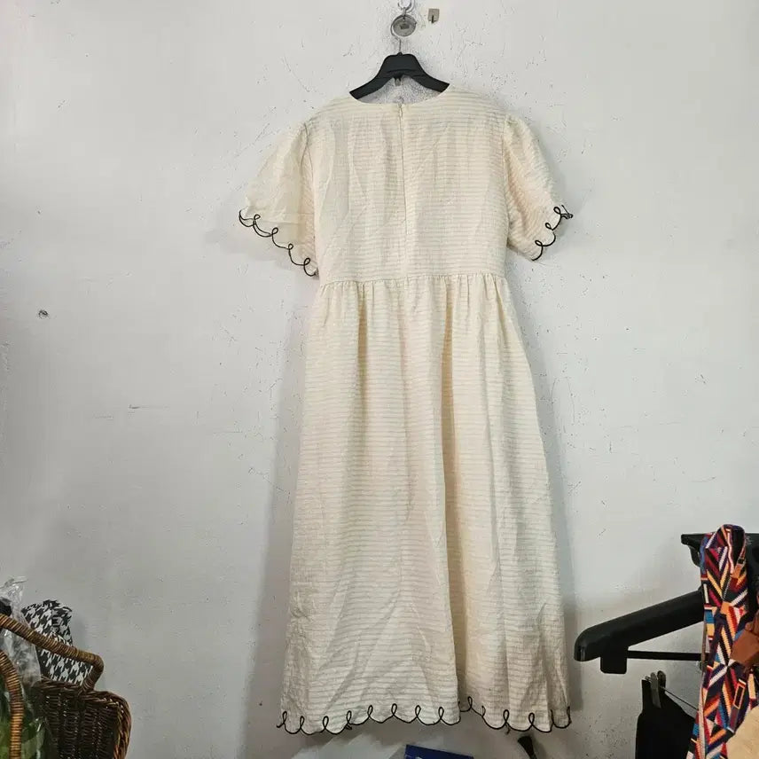 [BUNJANG] Ivory Punch Embroidery Long Dress / 아이보리색 펀칭 자수 롱 원피스