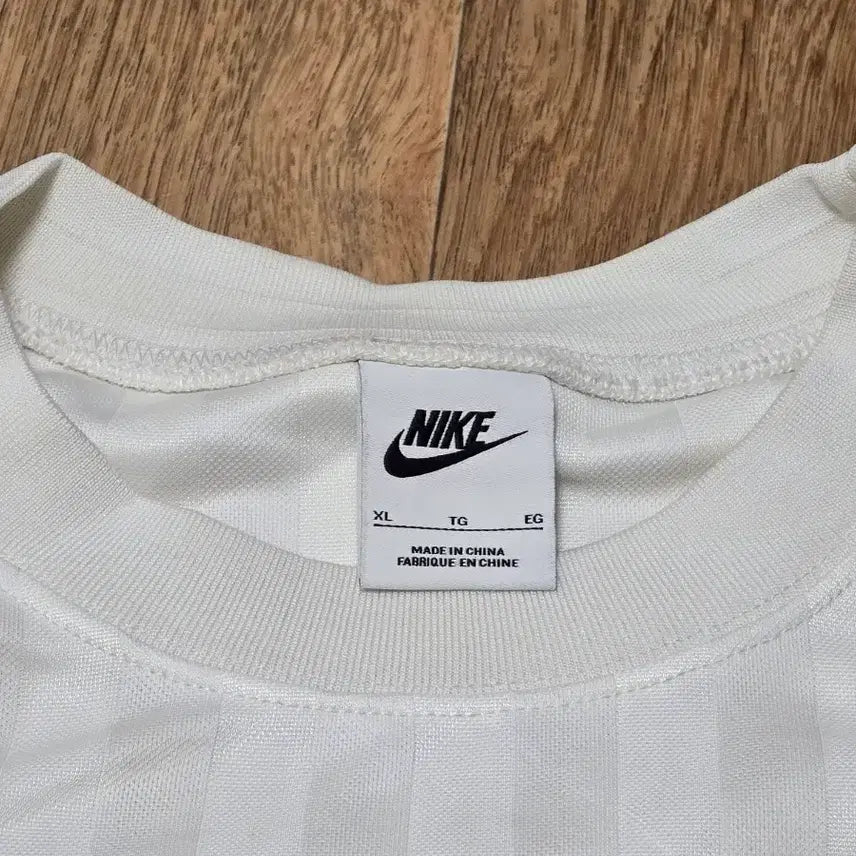 [BUNJANG] Nike Team Swoosh Short Sleeve T-Shirt XL / 나이키 팀 스우시 반팔 티셔츠 XL