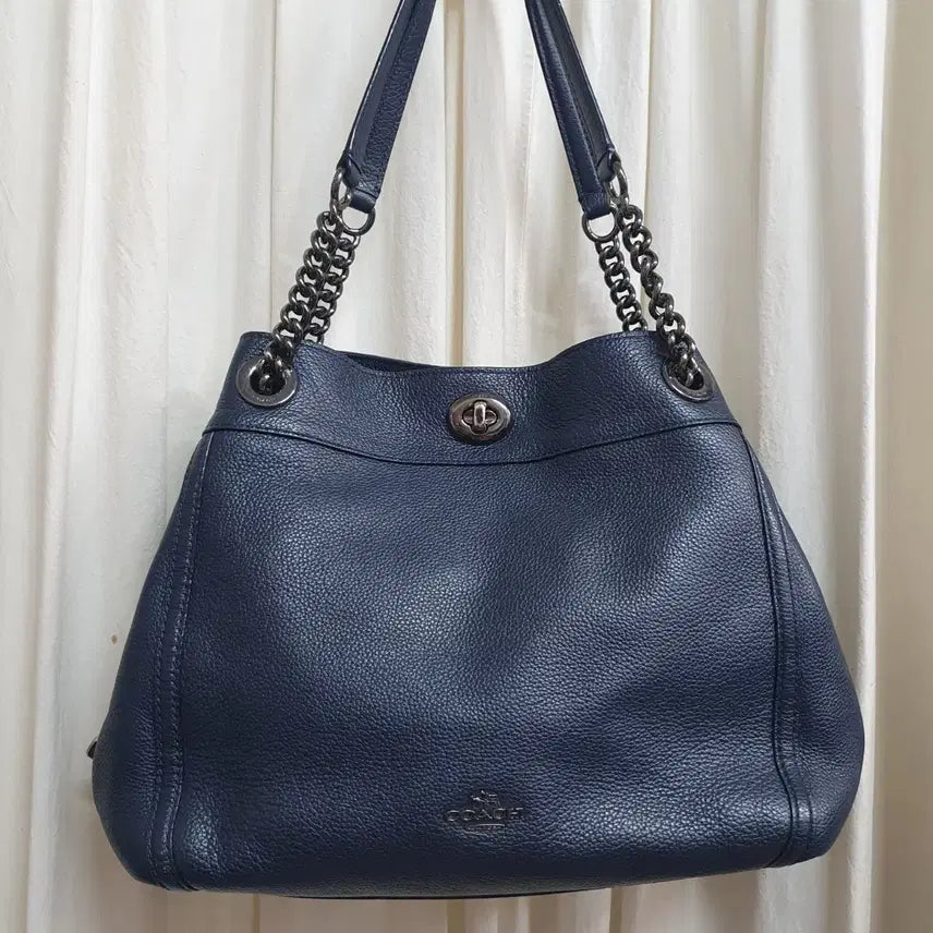 [BUNJANG] Coach Leather Chain Shoulder Bag Navy / 코치 레더 체인 숄더백 네이비