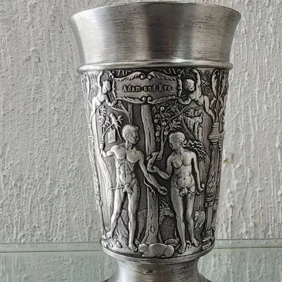 [BUNJANG] Vintage Pewter Cup with Expulsion from Eden Motif / 빈티지 주석 컵 에덴동산 추방 문양