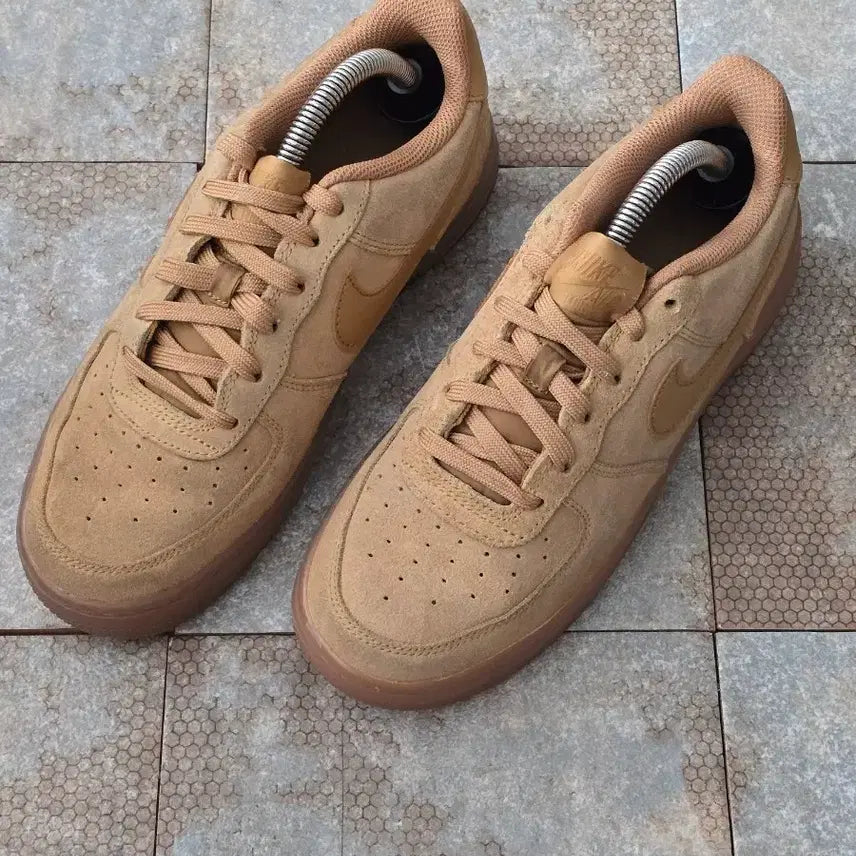 [BUNJANG] Nike Air Force 1 LV8 3 &