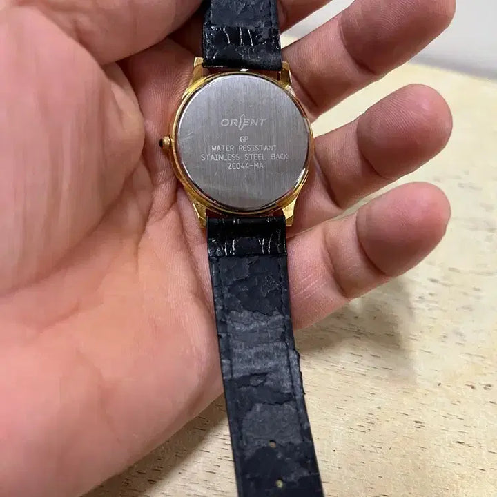 [BUNJANG] Cheongwadae Engraved Watch / 청와대가 새겨진 시계 /  요316