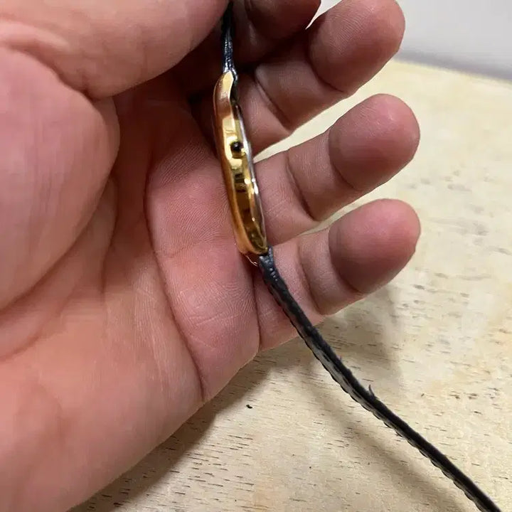 [BUNJANG] Cheongwadae Engraved Watch / 청와대가 새겨진 시계 /  요316