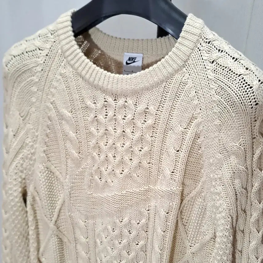 [BUNJANG] Nike Cable Knit Long Sleeve Sweater Rattan L / (무배) 나이키 케이블 니트 롱슬리브 스웨터 라탄 L 28