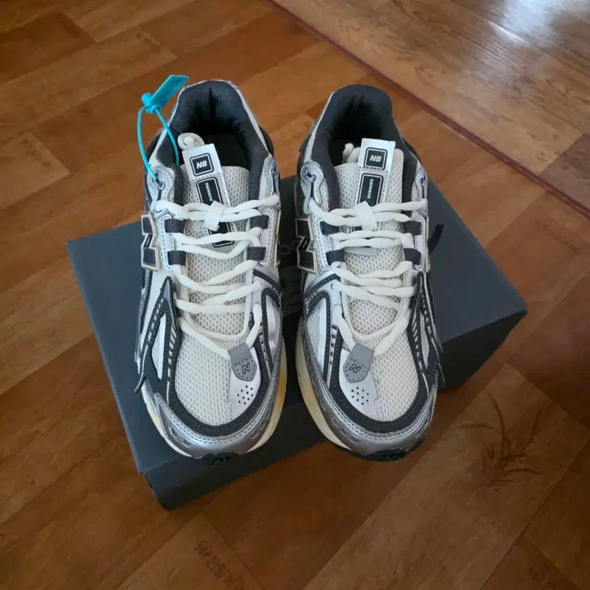 [BUNJANG] New Balance 1906A Sneakers / 뉴발란스 1906A