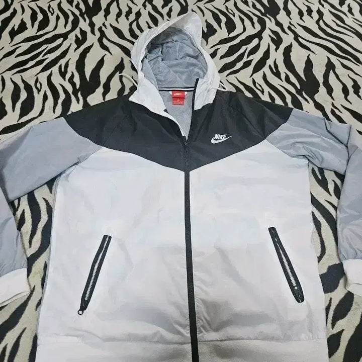 [BUNJANG] Nike Windrunner Jacket Jumper - Size Large / 나이키 윈드러너 바람막이 점퍼ㅡ사이즈 라지